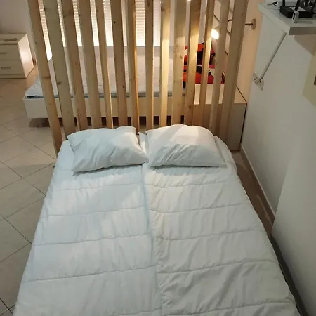 Irek's Lungomare Apartment Vlore